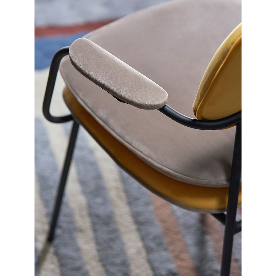 Стул с подлокотниками Пеа, велюр, желтый/бежевый | Replace
